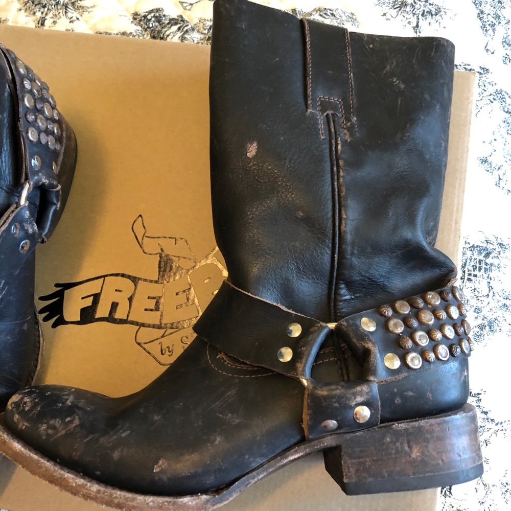 Free bird by Steven boots